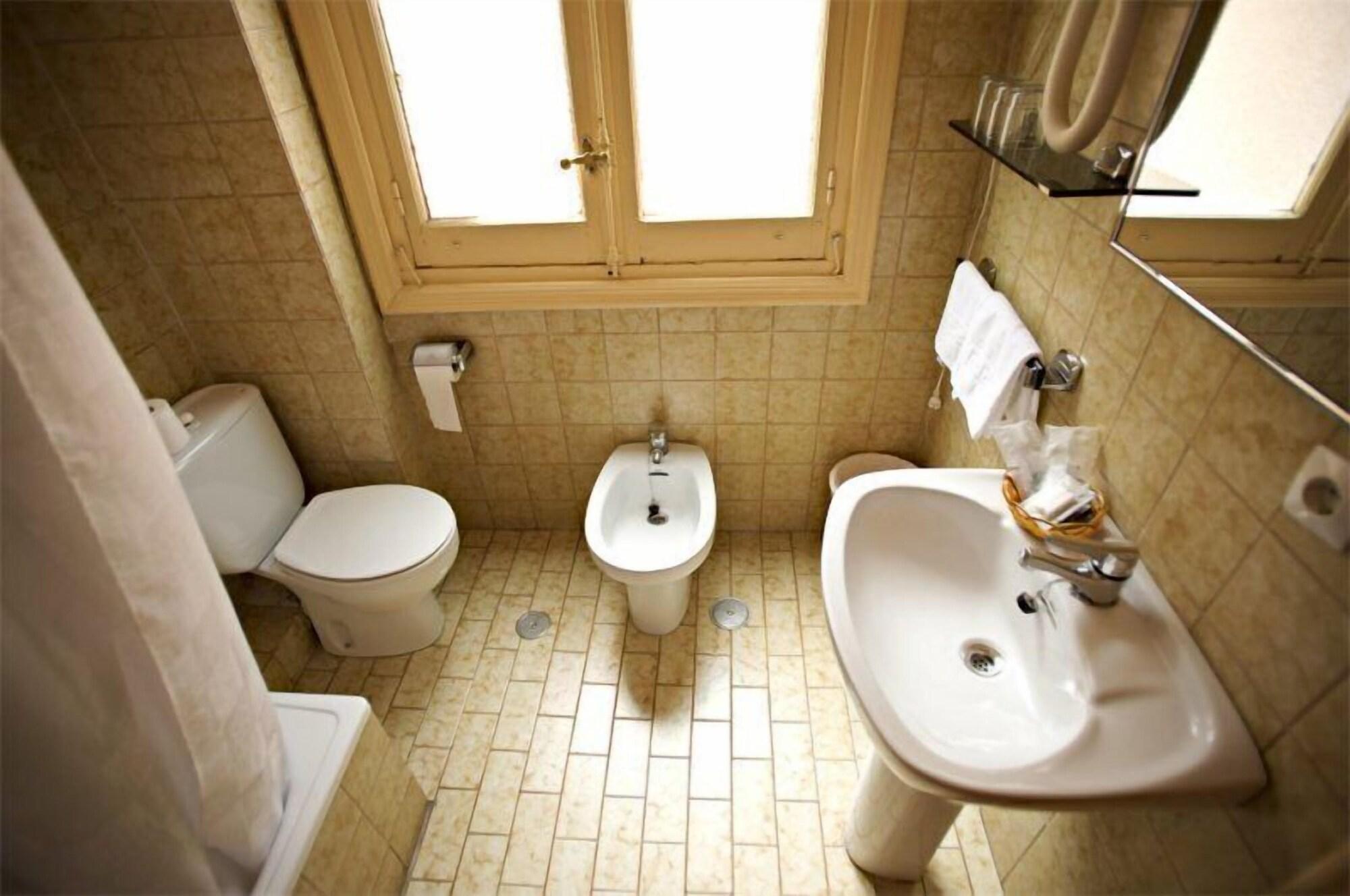 Hostal Andorra Madrid Bagian luar foto