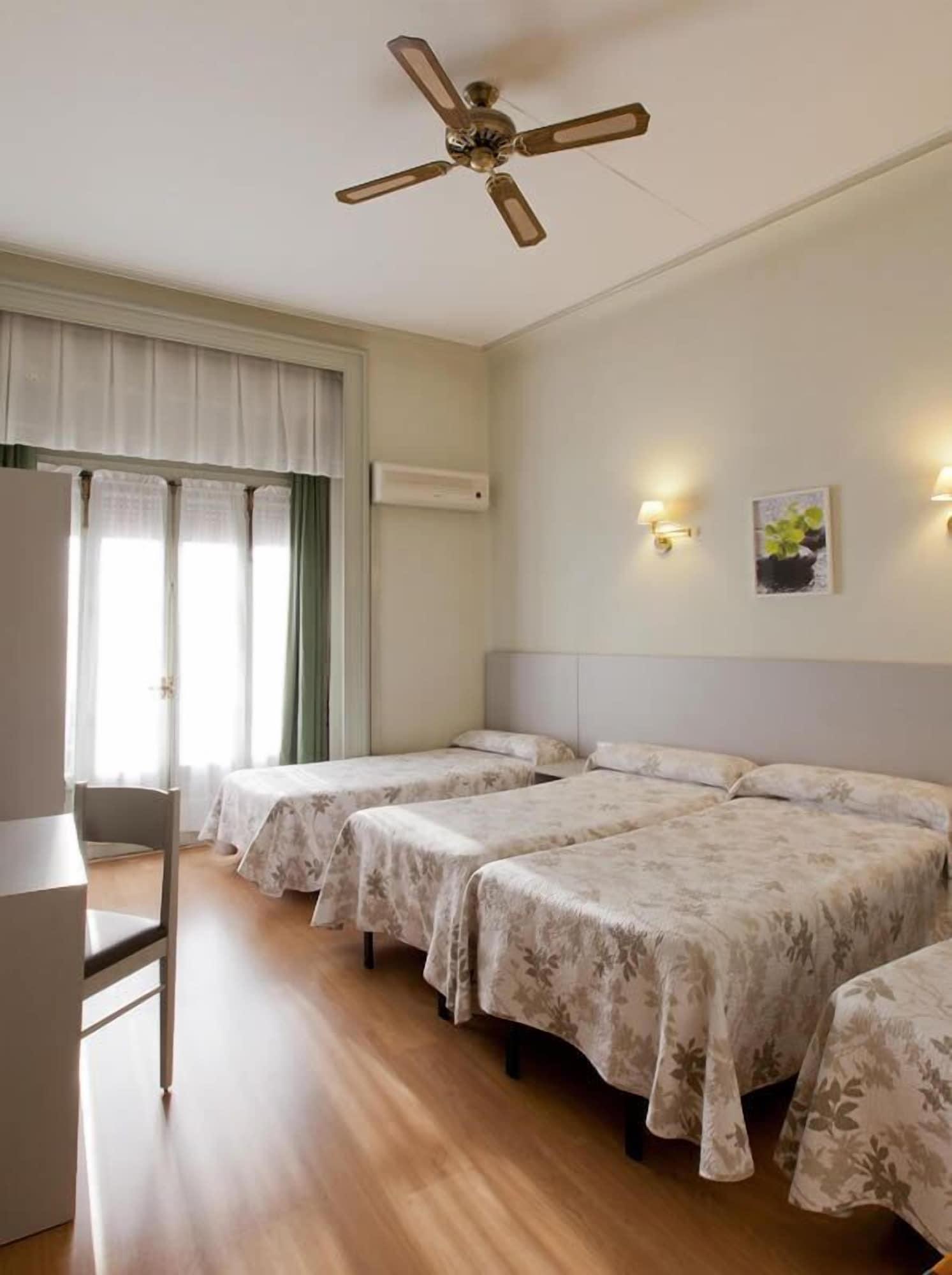 Hostal Andorra Madrid Bagian luar foto