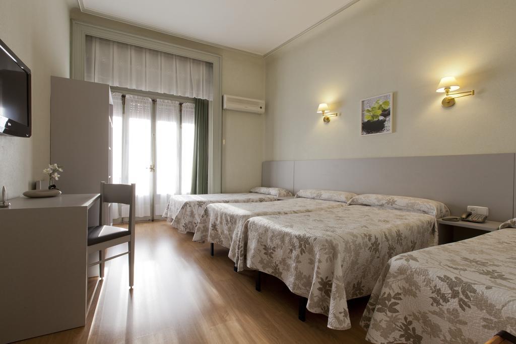 Hostal Andorra Madrid Bagian luar foto